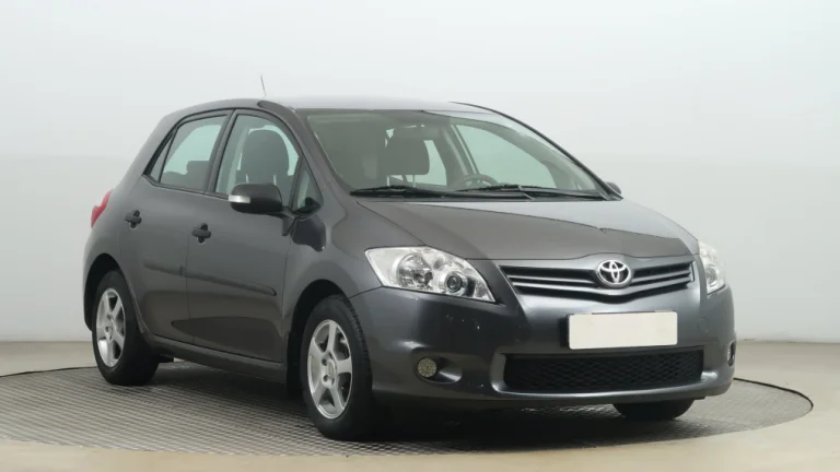 Toyota Auris, 2011