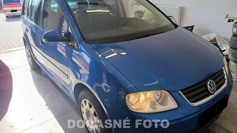 Volkswagen Touran 1.6 FSI 