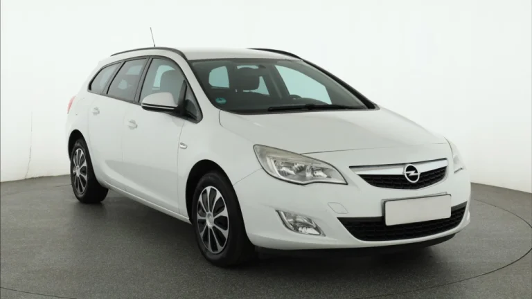 Opel Astra, 2012