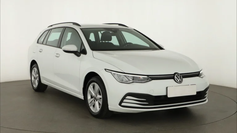 Volkswagen Golf, 2022