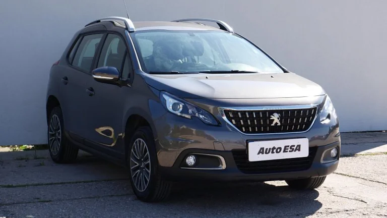 Peugeot 2008 1.2i 
