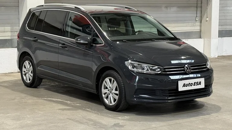 Volkswagen Touran 1.5 TSI 