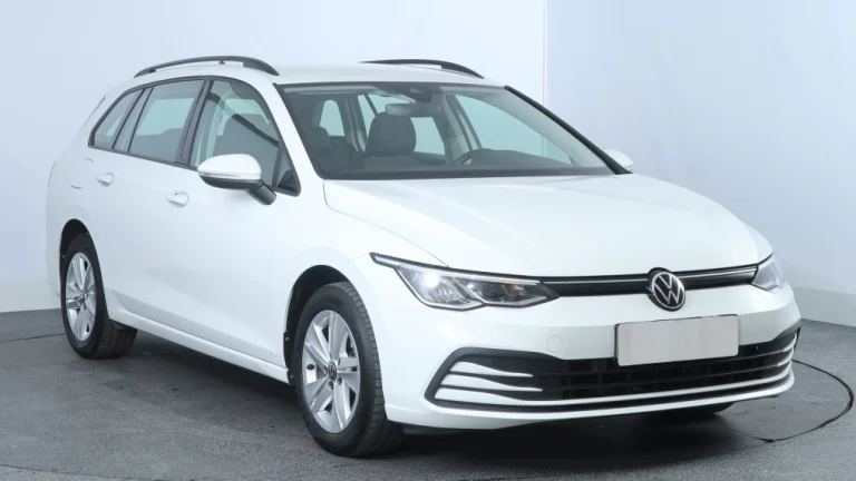 Volkswagen Golf, 2022