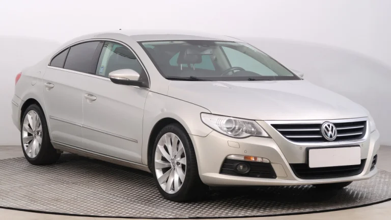 Volkswagen Passat CC, 2011