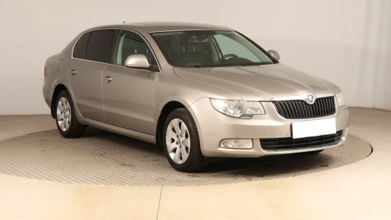 Škoda Superb, 2011