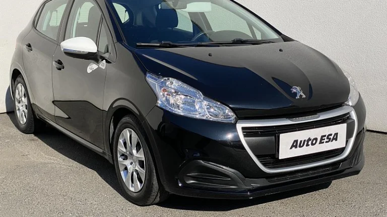 Peugeot 208 1.2i 