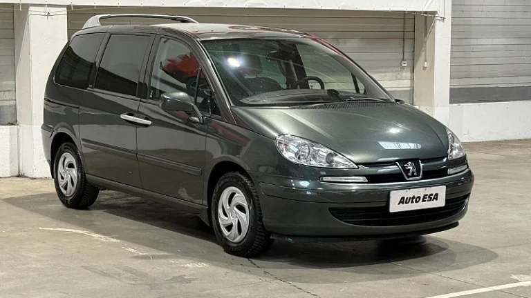 Peugeot 807 2.2HDi 