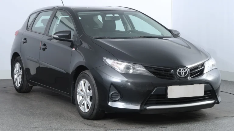 Toyota Auris, 2013