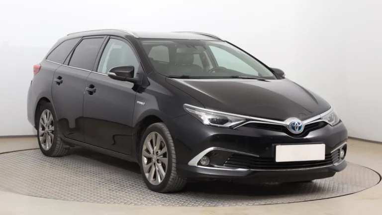 Toyota Auris, 2015