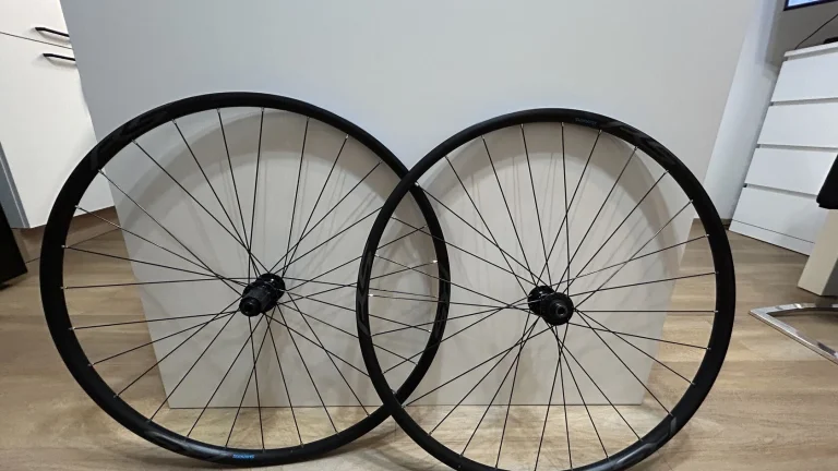 Zapletená kola Shimano