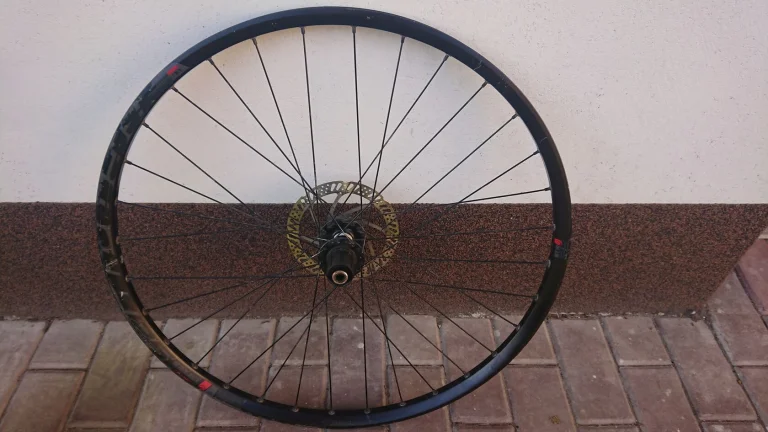 Zadní kolo DT Swiss 27.5"