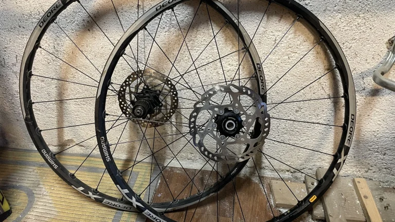 Zapletená kola Shimano XT Deore 27,5