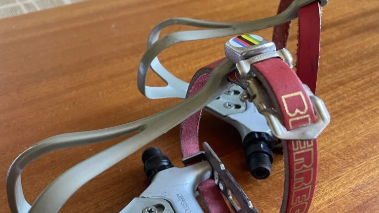 Pedály Shimano 105 s klipsnami a řemínkami Bierreci