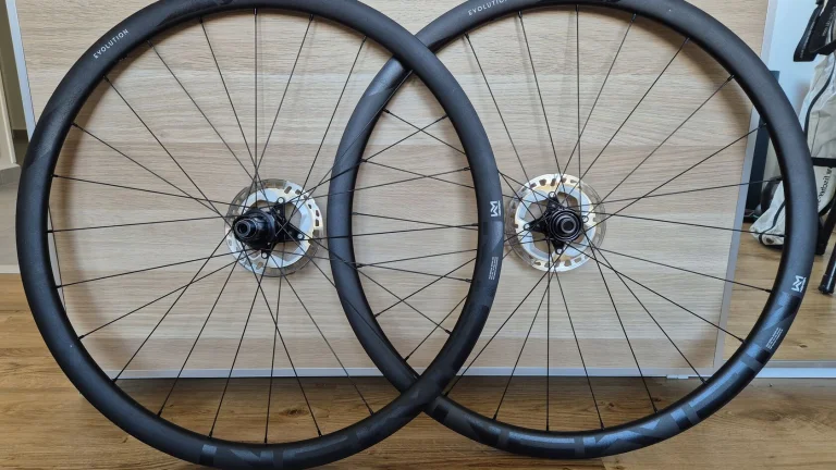Zapletená kola Newmen Evolution R32 + kotouče Ultegra