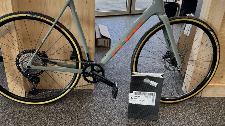 Gravel/cyklocross Race C62 Pro - M,L