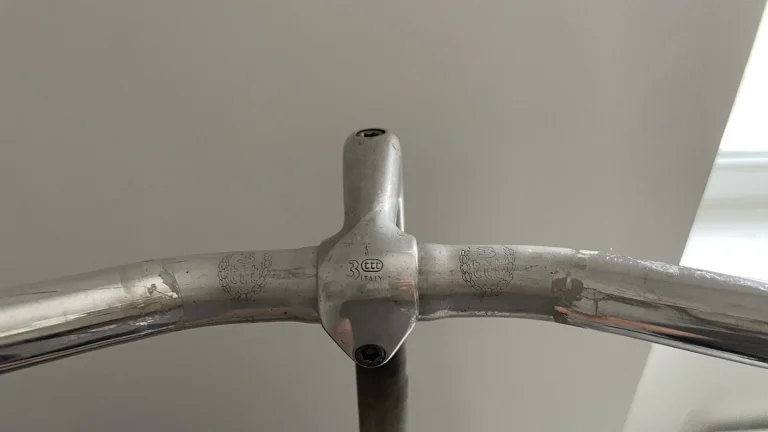 Vintage Eroica vlaštovky cockpit
