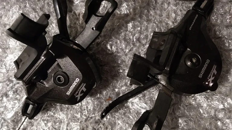 Řadící páčky MTB, Shimano XT 11 speed