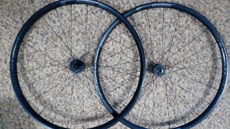 Kola Bontrager PARADIGM CMP 25