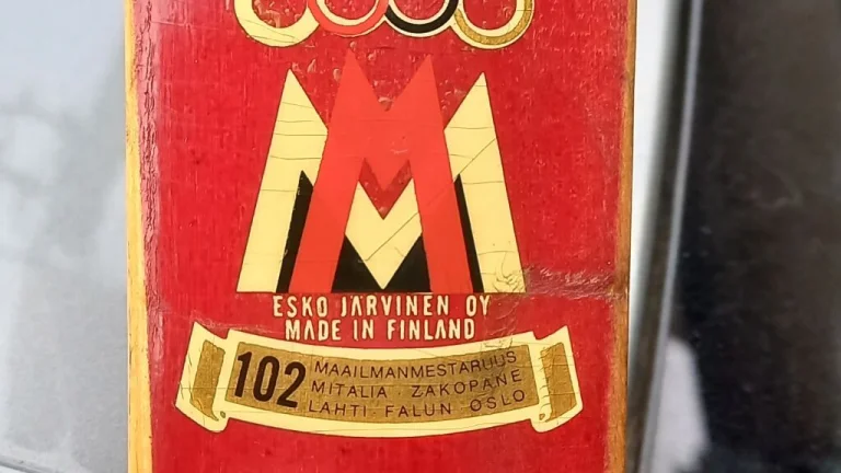 Retro běžky Jarvinen Lahti Erikoiskilpa