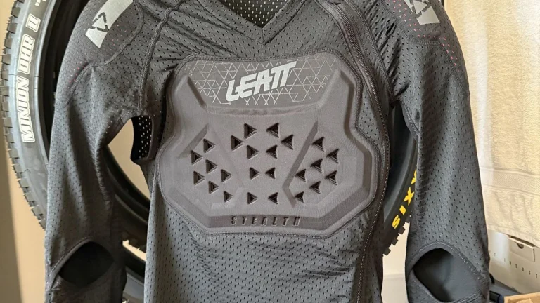 Leatt AirFlex Stealth Body Protector