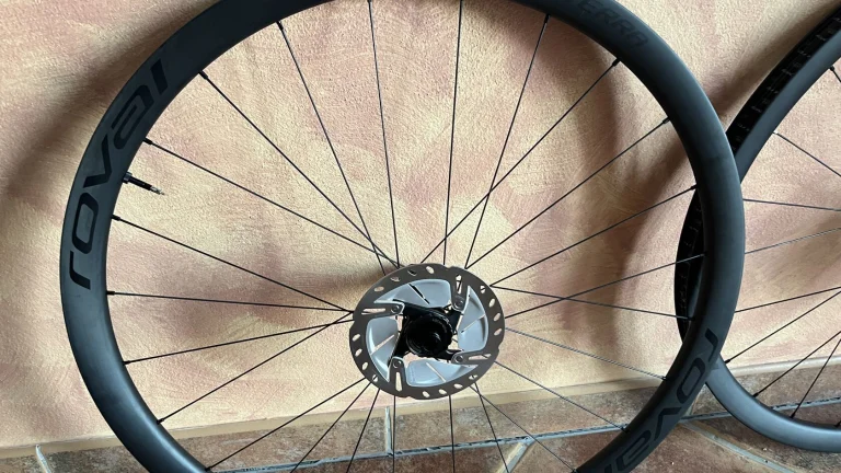 prodám nová GRAVEL Zapletená kola ROVAL Terra CL