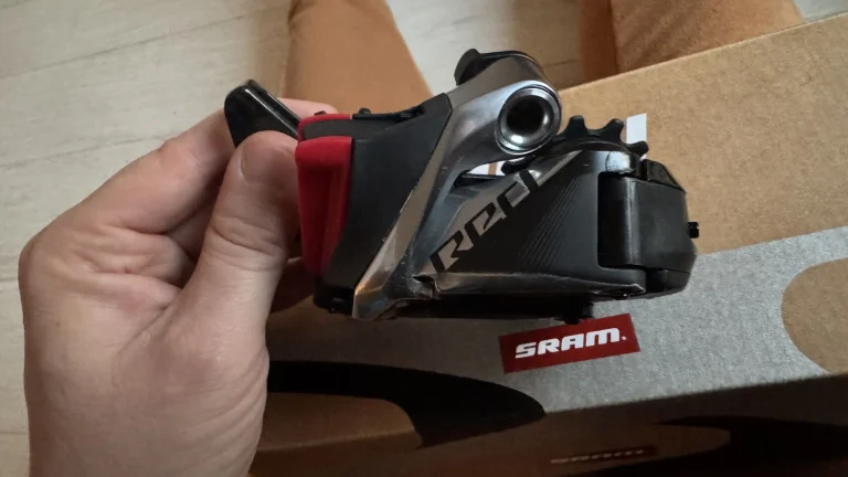 Přehazovačka SRAM RED AXS 12s