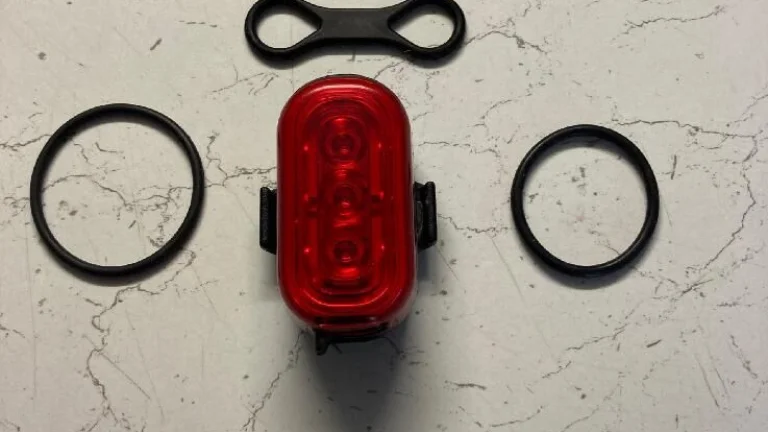 Prodám špičkové zánovní zadní světlo na kolo Topeak TailLux 100 USB red / SLEVA 50 %