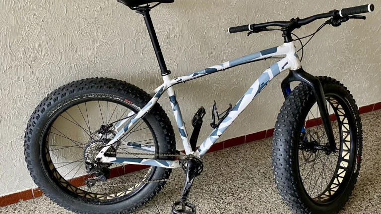 FAT bike Specialized