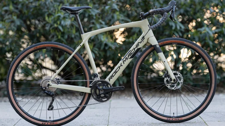 Prodám nové gravelové kolo značky Rock Machine CRB 700 vel. rámu M (inzerát platí do smazání )