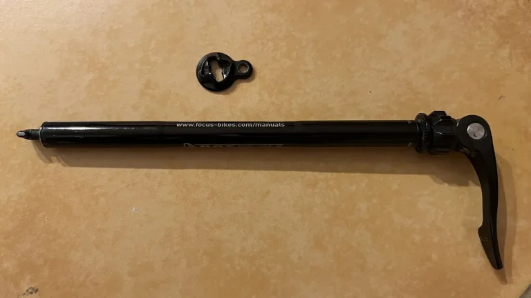 Pevná osa 12x148 mm FOCUS R.A.T. Evo Boost thru-axle