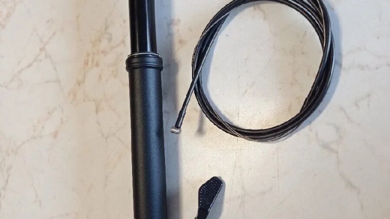 Prodám novou teleskopickou sedlovku se zdvihem 150 mm a průměrem 30,9 mm