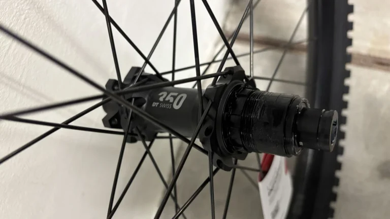 Zadní kolo DT Swiss XM1700 Spline Boost 30 27,5" XD"