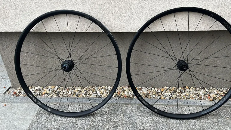 Bontrager Paradigm Comp 25