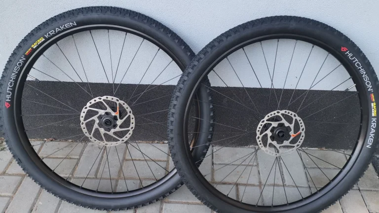 Zapletená kola Black Jack 29"