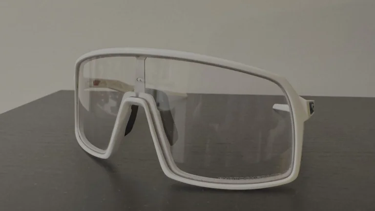 Oakley Sutro Photochromic (bílý rám)