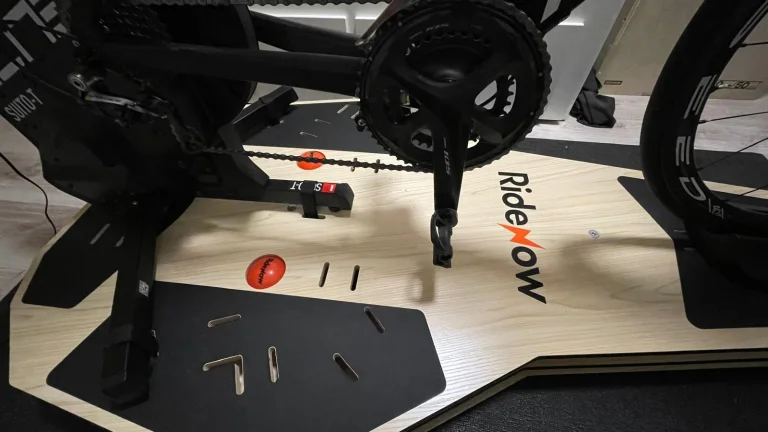 RideNow Rocker plate 3 - třívrstvá balanční podložka pod trenažér