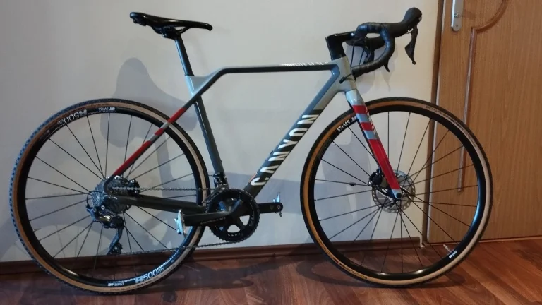 Canyon Inflite CF SL 7.0