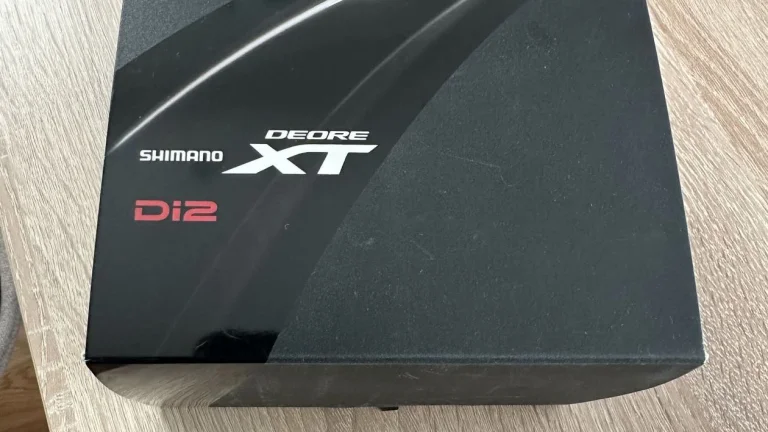 Přehazovačka Shimano XT Di2 RD-M8050 (ramínko: střední-GS)
