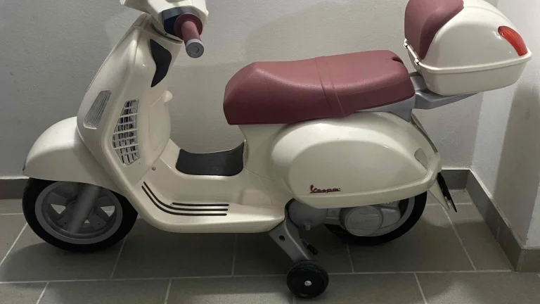 dětské elektrické vozidlo skútr PEG PEREGO VESPA