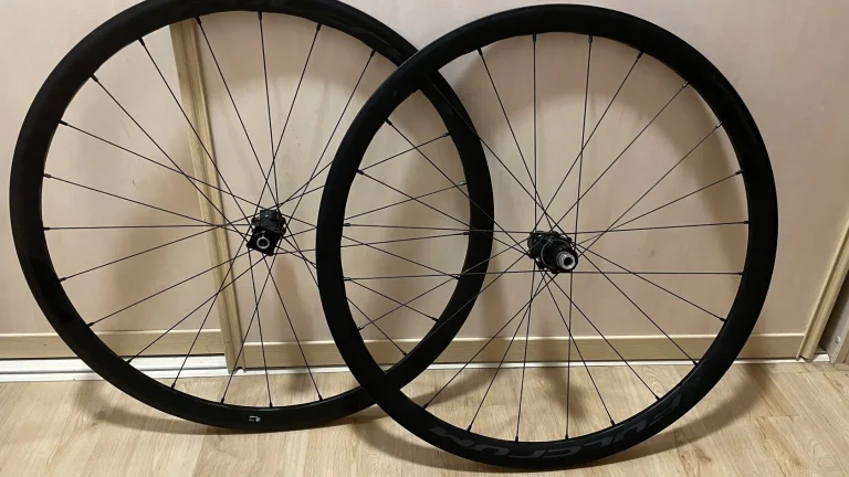Prodám neježděná nová zapletená kola FULCRUM Racing 400 DB Disc