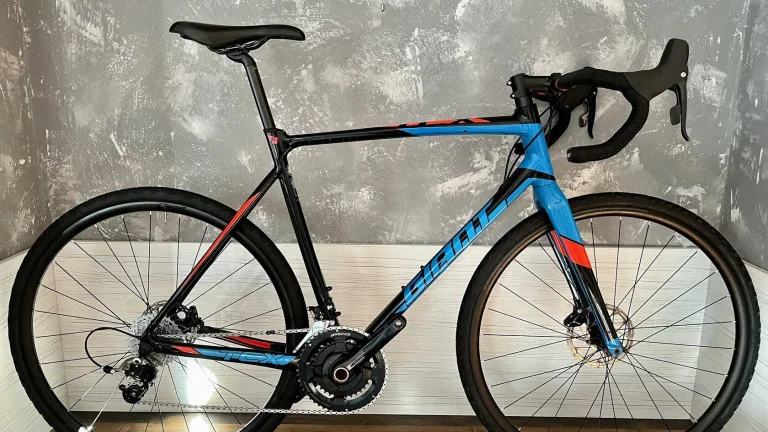 Gravel / Cyklokros Giant TCX