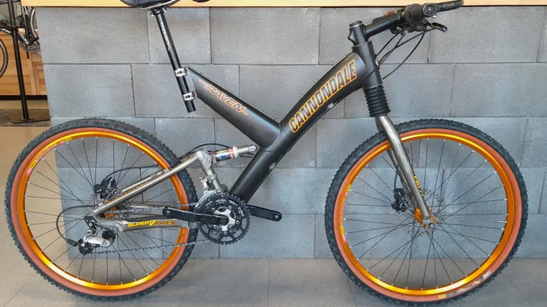 1999 Cannondale Super V Raven 3000 Disc / 4000 FR