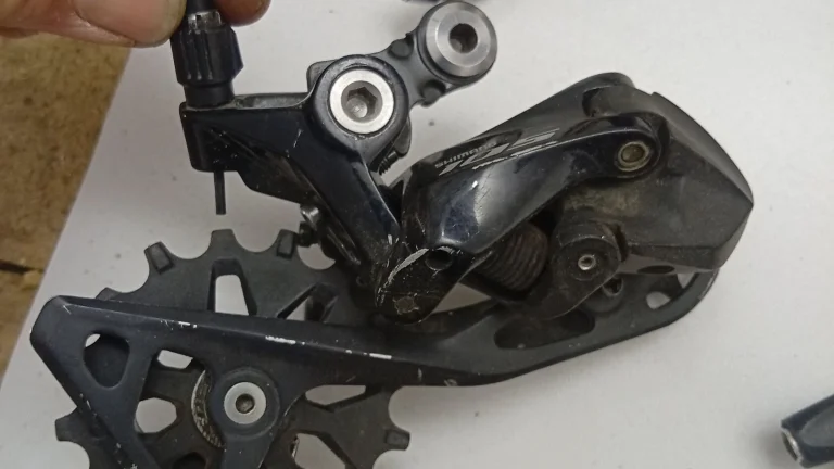 Přehazovačka Shimano 105 R7000 dlouhé ramínko