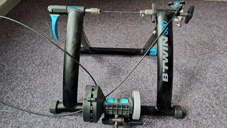 Cyklotrenažér Btwin 300