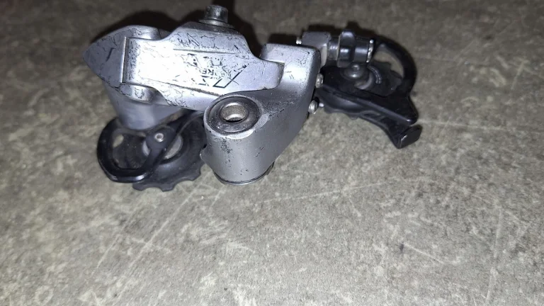 Devitirychlostni prehazovacka Shimano LX RD-M570