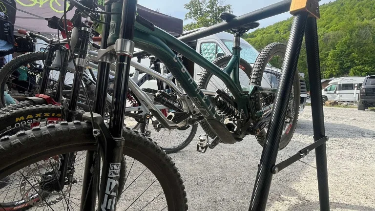 Rám commencal v4