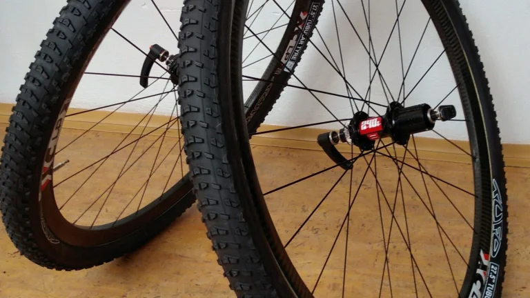 Karbonové kola Tufo XC LP 27,5 s novými galuskami Tufo XC2 Plus 27,5" x 2,0