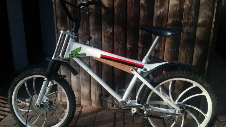 Retro zavodni kolo