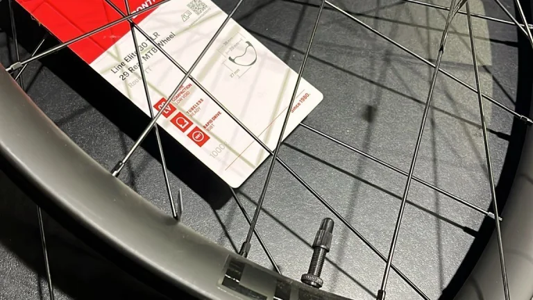 Horská kola Bontrager Line Elite 30 TLR Boost 29
