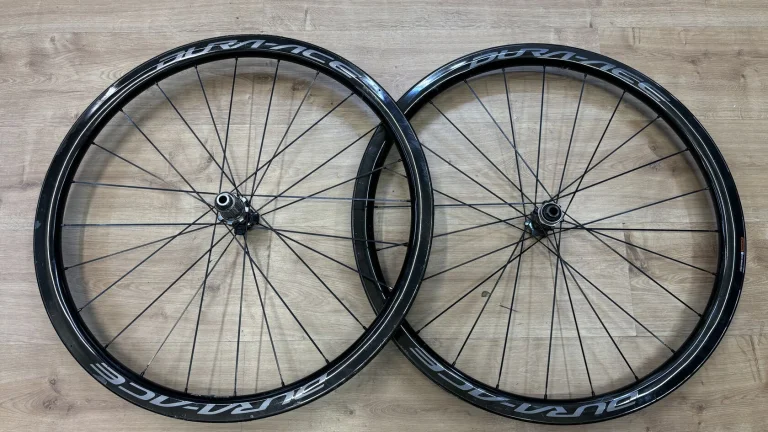 DURA-ACE WH-R9170 C40 - ZAPLETENÁ KARBONOVÁ KOTOUČOVÁ GALUSKOVÁ KOLA
